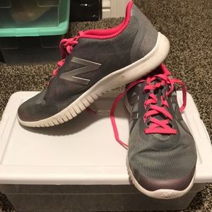 New balance tennis shoes